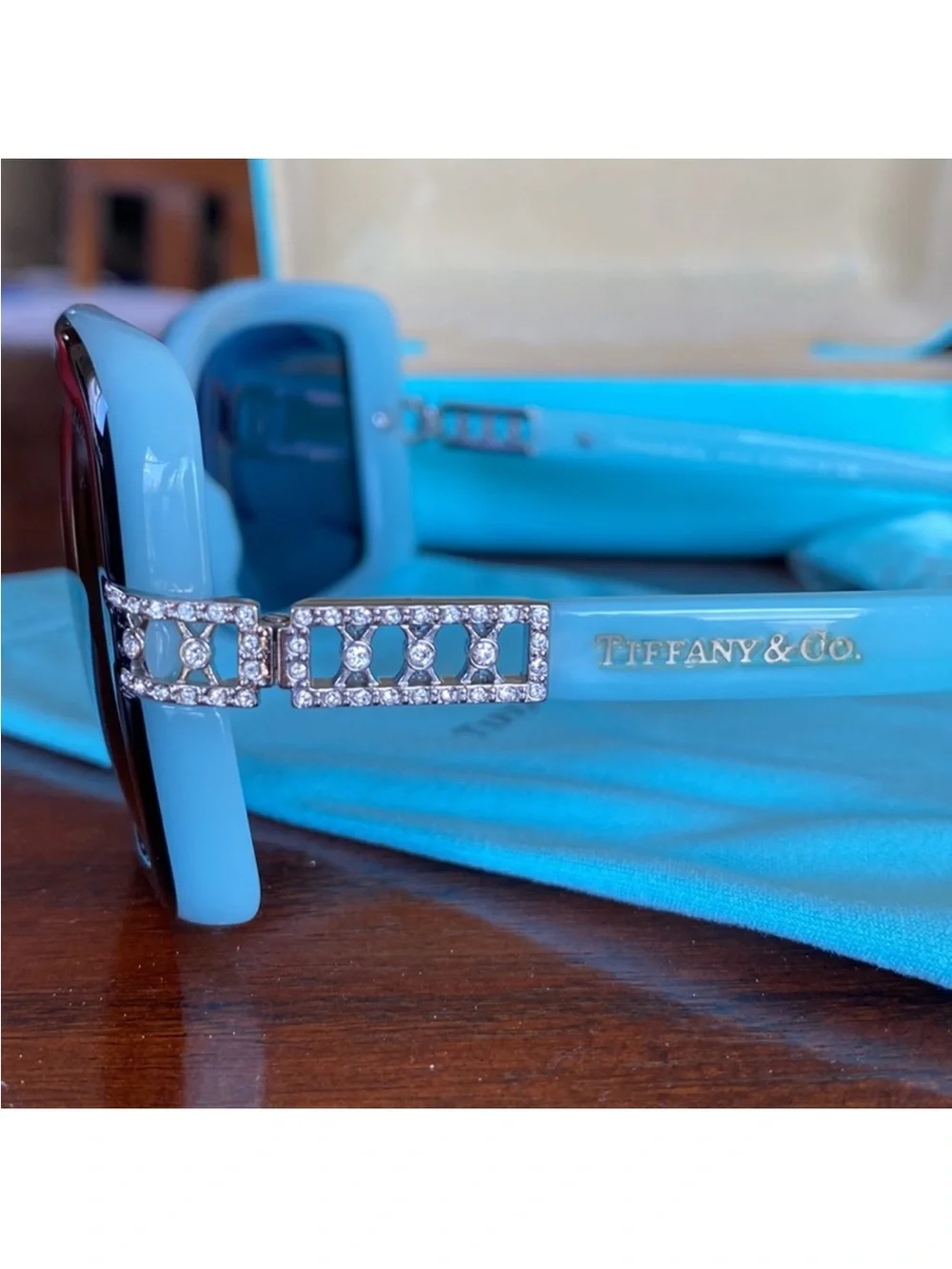 Tiffany & Co. beautiful reposhing